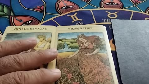 CONSELHO COM AS CARTAS DO TARÔ MITOLÓGICO