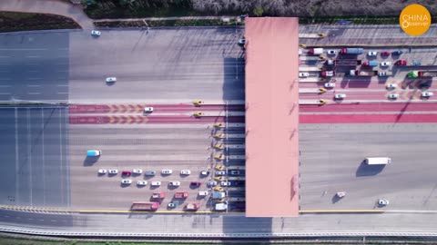 Shocking! No Cement in Foundation, China’s Tofu-Dreg Highway Collapses Again, Dozens of Cars Fall