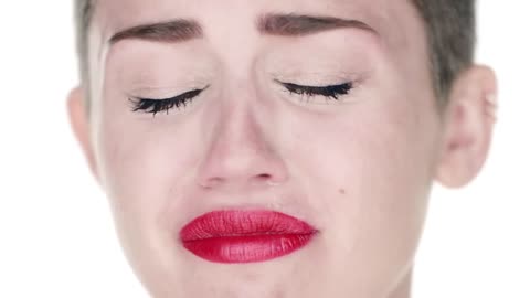 Miley Cyrus - Wrecking Ball