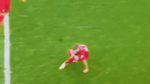 Harvey Elliot Terrible Injury (Liverpool 3-0 Lees United)