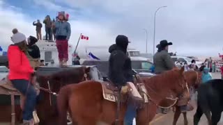 🇺🇸 Coutts border!! Hundreds of cowboys From the US