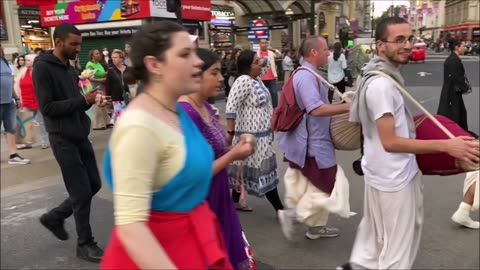 HARE KRISHNA IN PICCADILLY CIRCUS