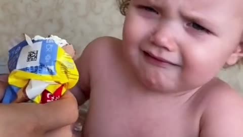 Funny Confusing baby - Cute video