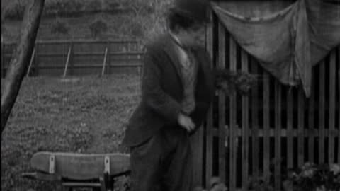 41.[1915][Chaplin} - The Tramp