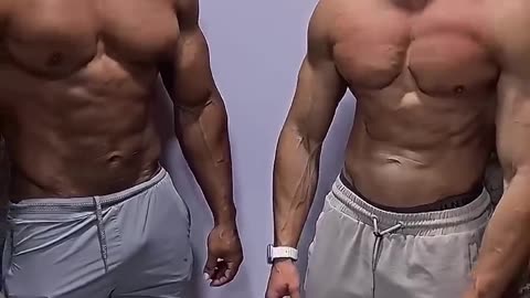 Larry Wheels vs Joesthetics: Who’s playing the Piano chest ?