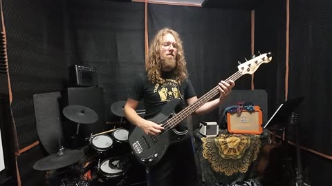 Highway To Hell from AC/DC (bass cover)