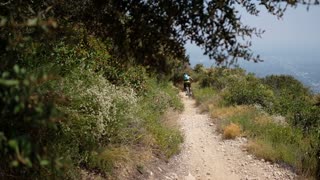 how to trail biking fast on Yeti bike