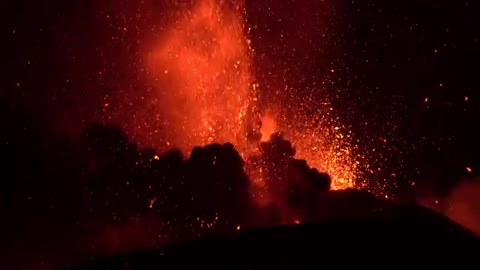 Lava fountains as high as a THOUSAND meters