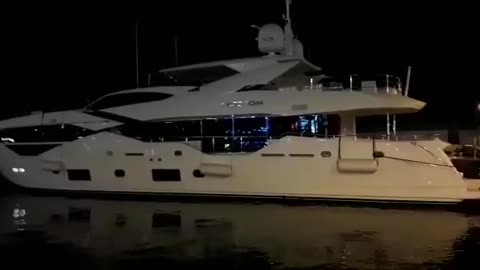 Luxury Yachts - Zaitunay Bay Beirut Marina