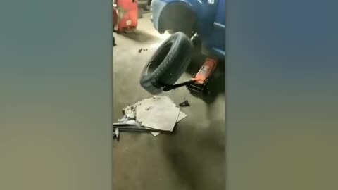 Total Idiots At Work Caught on Camera