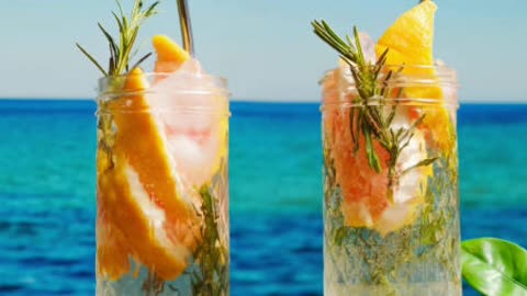 Sparkling Water with a Fruity Twist: Beat the Heat with this Refreshing Summer Drink