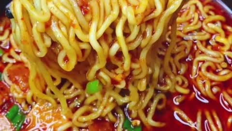 Friends with tomatoes at home can make such instant noodles