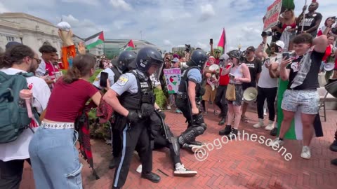 Democrats attacking police in Washington DC