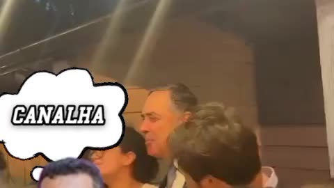 O canalha do Barroso, é pra isso que os impostos servem.