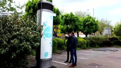 This city billboard fights air pollution