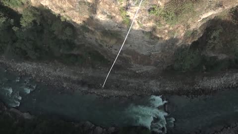 INCREDIBLE BUNGEE JUMP CAUGHT ON CAMERA!!!!