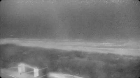 Livecam Waterspout moving onshore in Lower Grand Lagoon, FL