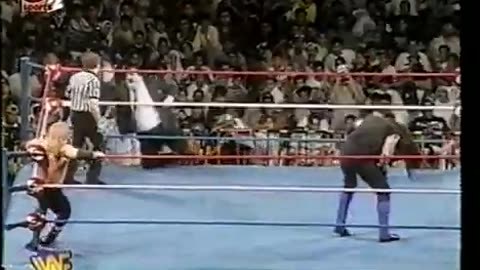 (1996.05.11) Undertaker vs Triple H - Kuwait City - WWF
