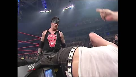(2002.07.01) The Undertaker vs Jeff Hardy - Ladder Match - WWE