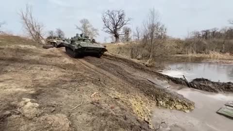 Russian tanks go to the west