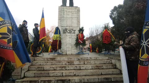 1 Decembrie 2021 la Târgu Mureș statuia ostașului