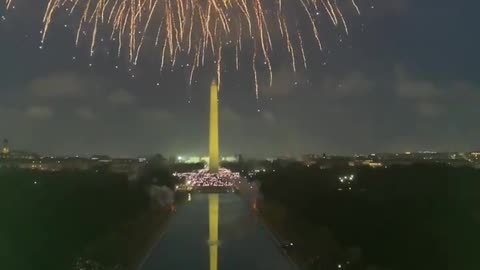 Lifting up the Sky on 4th of July 🇺🇸 🇺🇸🇺🇸🎉🎉🎉