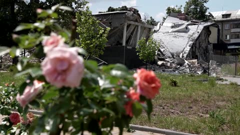 Non-profit fits Ukrainian homes with safer windows