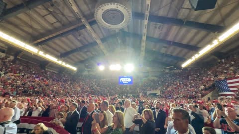 YUUUGE CROWD!!!