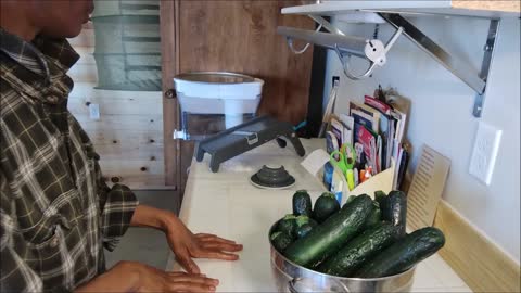 No ELECTRICITY: Dehydrating 20+ ZUCCHINI for $2.97