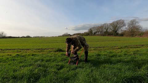 Trekology Yizo go camping chair. Assembling on a farmer's field.