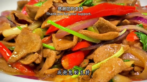 Chinese cuisine recipe, stir fry onion and pork liver at home. This way, the pork liver is smooth