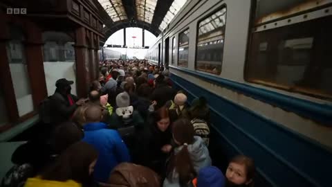 Ukraine refugee crisis_ “millions may flee West”
