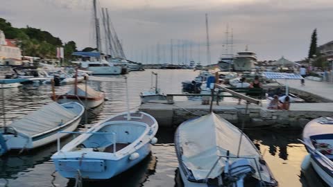 Maslinica na Šolti puna turista