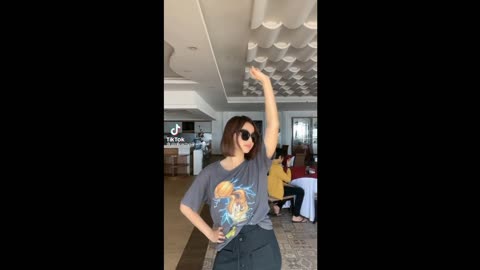 Tiktok Girl Dance Viral