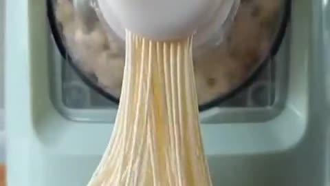 Pasta-making machine for your kitchen