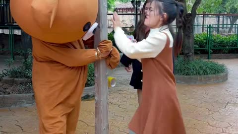 Brown bear dances to flirt with girls but fails episode 153