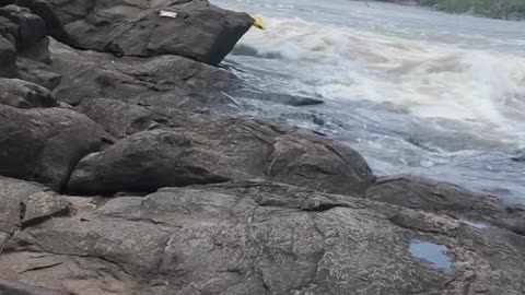 Women hits rapids and disappears in Rapids