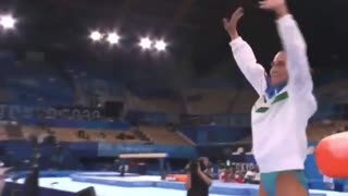 Gimnasta uzbeka, de 46 años, se despide de los Olímpicos tras 8 participaciones