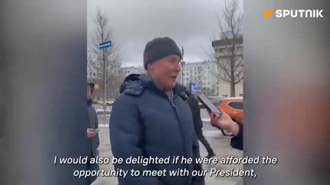 The news outlet took to the streets to ask Russians what their opinion of Tucker was.