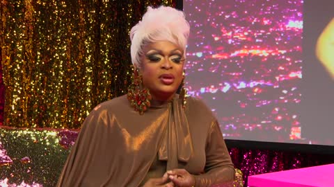 Kennedy Davenport: Look at Huh SUPERSIZED Pt 2 on Hey Qween! with Jonny McGovern