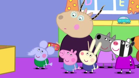 PEPPA PIG ! PEPPA MAKES A BUTTERFLY COSTUME ! KID TV AND STORIES !!!