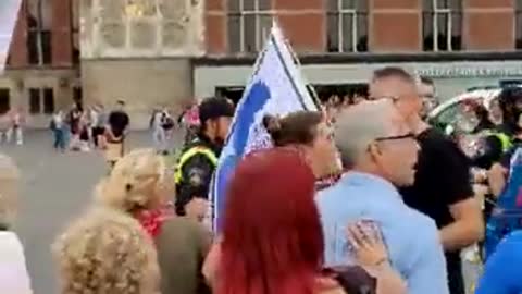 Netherlands: Protesters are furious with police after the arrest of a protester