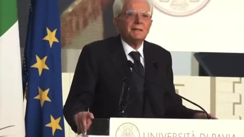 Quando Il Presidente della Repubblica delle banane Sergio Mattarella parlava di libertà e vaccinazioni dicendo:Non si invochi la libertà per sottrarsi alla vaccinazione..MERDALIA 💩 come Papa Francesco che disse:vaccinarsi è un atto d'amore..