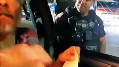 This is how you put a cop in his place