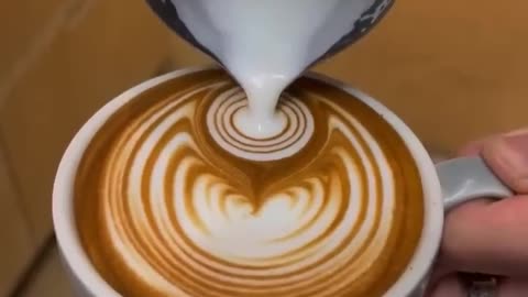 Slowing Tulip 🌷 Latte Art _