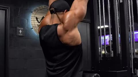 Form Fixer: Mastering Lats and Back Workouts for Optimal Gains