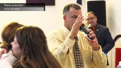 Pastor Juan Castaño (Ministrando en la Iglesia Cristiana los Redimidos)