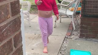 Daughter Holding a Bee Freaks Out After Finding Out They Sting