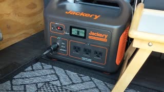Jackery Explorer 1000 Solar Generator-Running my Van Dometic CFX40 Refrigerator