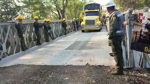 En menos de 72 horas Ejército habilitó puente derribado por el Eln en Cesar